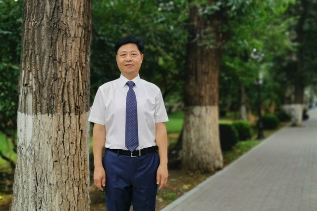 個(gè)人生活照_副本.jpg